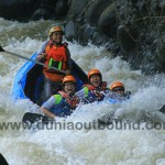 arung jeram di puncak, rafting di puncak, dunia outbound rafting, dunia outbound arung jeram, paintball di puncak, arung jeram ciliwung, rafting gadok, rafting gadog