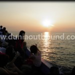 sunset di lokasi outbound pulau putri