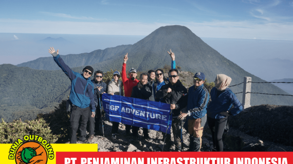 Manfaat Outbound Dengan Metode Mendaki Gunung