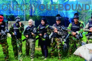 jasa kelola outbound, Peserta outbound satu hari di Bhumi Cantigi, Sukabumi, mengikuti aktivitas team buildin